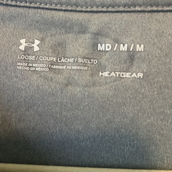 ☀️☀️Under Armour Loose fit medium tank☀️☀️ - Picture 2 of 3